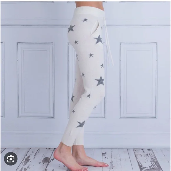 AQUA Cashmere
Cashmere Star Print Cashmere Jogger pants size M - Picture 4 of 8